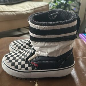 Vans kids Snow Boots size 3 black and white check